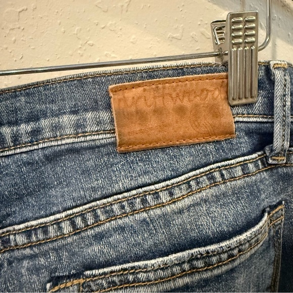 Driftwood Floral Embroidered Marilyn Jeans - Picture 7 of 9